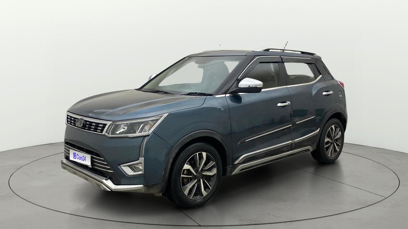 2020 Mahindra XUV300 W8 (O) 1.2 PETROL, Petrol, Manual, 96,192 km, Left Front Diagonal