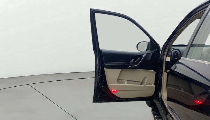 2017 Mahindra XUV500 W10 AT, Diesel, Automatic, 1,11,323 km, LHS Front Door