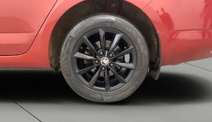 2017 Skoda Octavia STYLE PLUS AT 1.8 TSI, Petrol, Automatic, 1,14,712 km, Left Rear Wheel