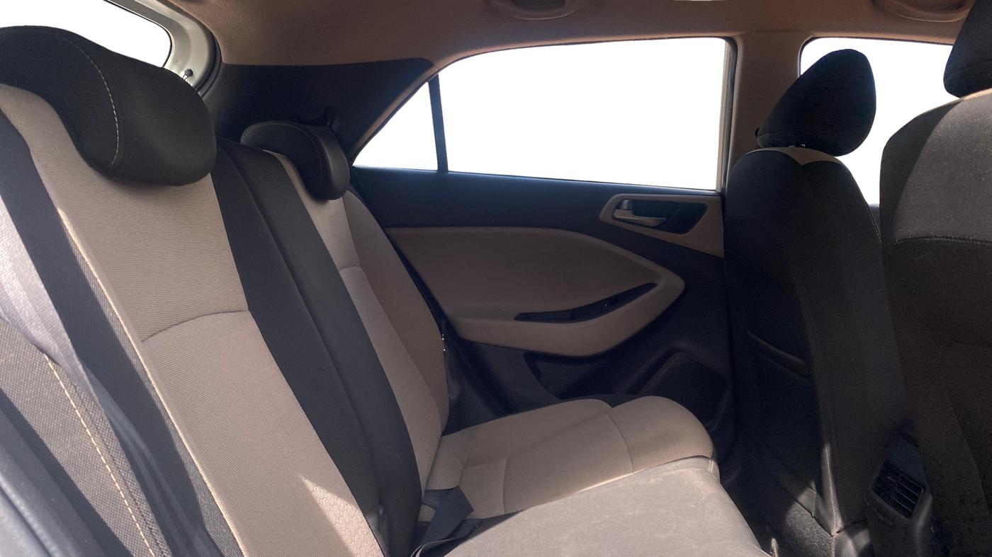2015 Hyundai Elite i20 ASTA 1.4 CRDI, Diesel, Manual, 99,528 km, Right Side Rear Door Cabin