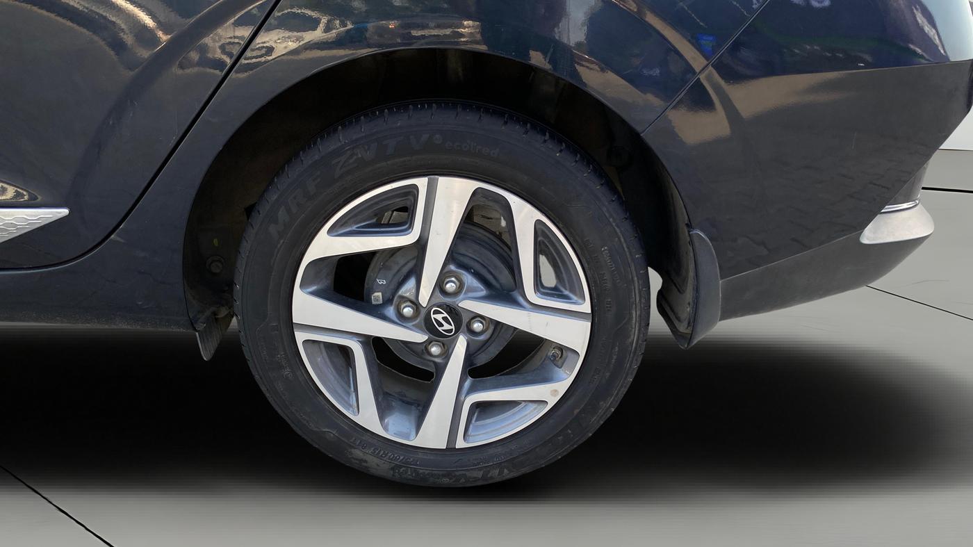 2024 Hyundai AURA SX 1.2 CNG, CNG, Manual, 27,116 km, Left Rear Wheel