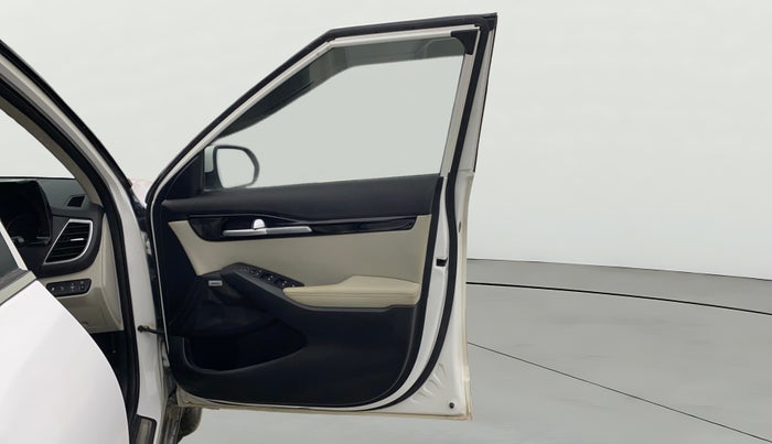 2020 KIA SELTOS GTX PLUS 1.4 PETROL, Petrol, Manual, 1,14,432 km, RHS Front Door