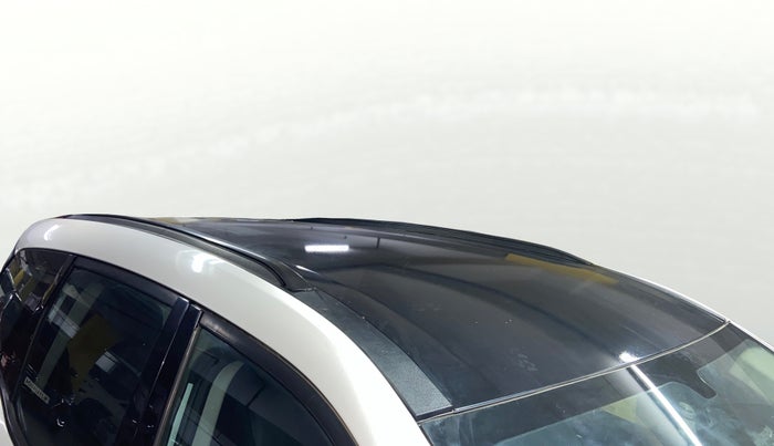 2023 Mahindra XUV700 MX P MT 5 STR, Petrol, Manual, 55,482 km, Roof