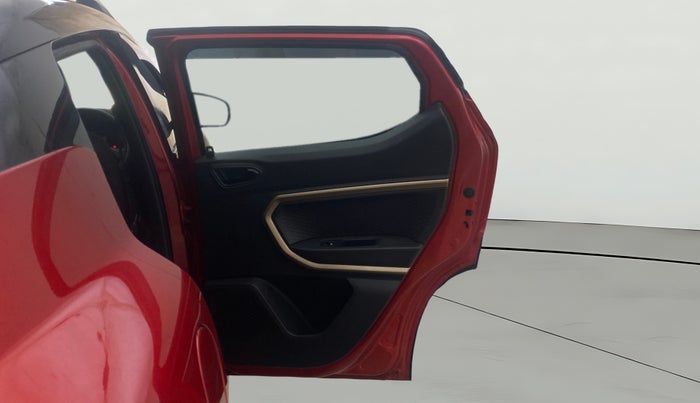 2022 Renault Kiger RXT (O) AMT DUAL TONE, Petrol, Automatic, 8,770 km, RHS Rear Door