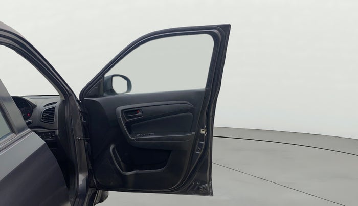 2020 Maruti Vitara Brezza VXI AT SHVS, Petrol, Automatic, 60,281 km, RHS Front Door