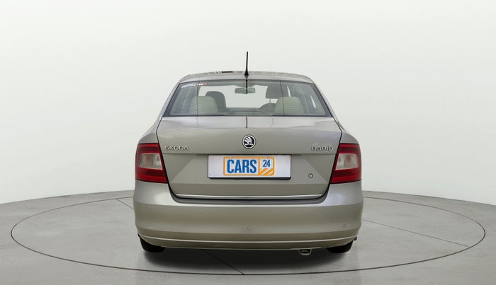 2015 Skoda Rapid ELEGANCE 1.6 MPI MT, Petrol, Manual, 75,596 km, Back/Rear