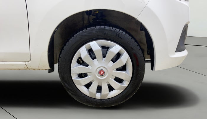 2016 Maruti Alto K10 VXI AMT, CNG, Automatic, 80,754 km, Right Front Wheel