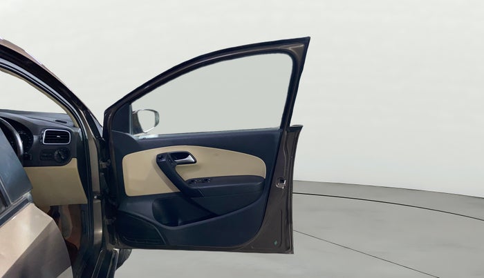 2018 Volkswagen Ameo HIGHLINE PLUS 1.0L 16 ALLOY, Petrol, Manual, 8,343 km, RHS Front Door