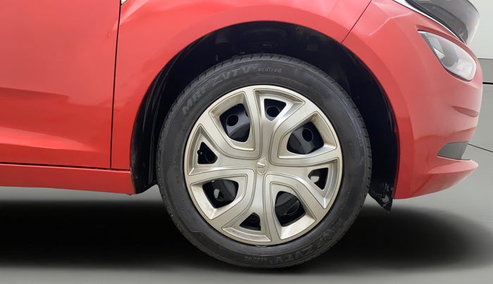 2020 Tata ALTROZ XT PETROL, Petrol, Manual, 24,065 km, Right Front Wheel