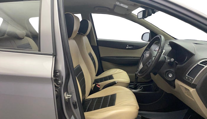 2012 Hyundai i20 SPORTZ 1.4 CRDI, Diesel, Manual, 44,196 km, Right Side Front Door Cabin