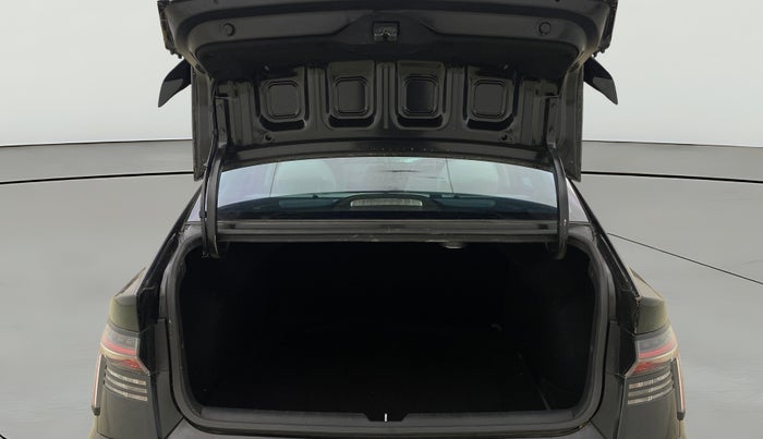 2025 Hyundai Verna SX(O) 1.5 MPI IVT , Petrol, Automatic, 5,455 km, Boot Open Zoomed View