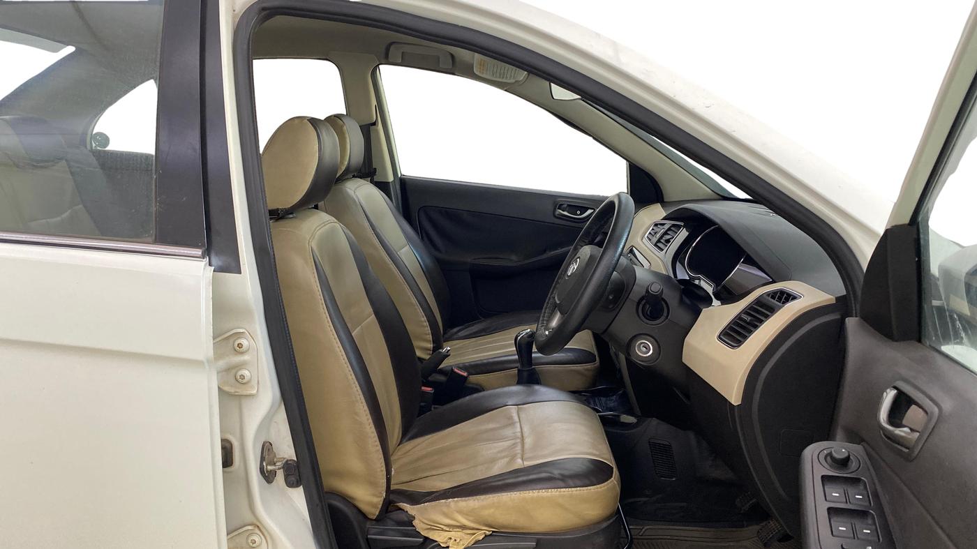 2014 Tata Zest XT PETROL, Petrol, Manual, 90,331 km, Right Side Front Door Cabin