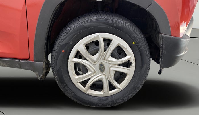 2016 Mahindra Kuv100 K4 6 STR, Petrol, Manual, 43,964 km, Right Front Wheel