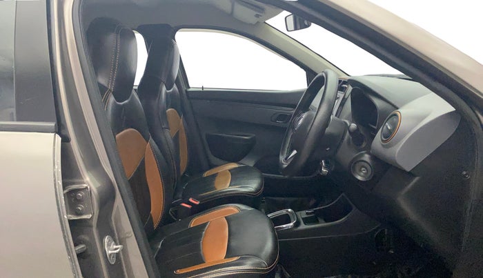 2017 Renault Kwid RXT 1.0 AMT (O), Petrol, Automatic, 31,419 km, Right Side Front Door Cabin