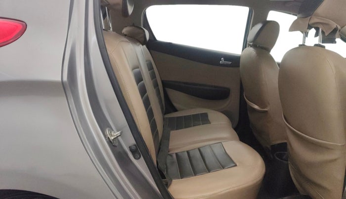 2013 Hyundai i20 SPORTZ 1.2, Petrol, Manual, 93,402 km, Right Side Rear Door Cabin