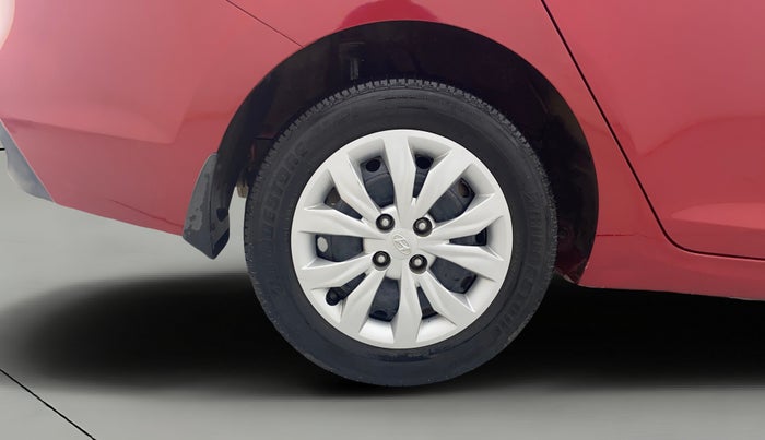 2018 Hyundai Verna 1.4 EX PETROL, Petrol, Manual, 77,257 km, Right Rear Wheel