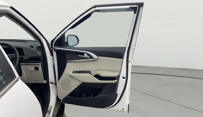 2023 KIA CARENS  PRESTIGE 1.5 TURBO PETROL IMT 7 STR , Petrol, Manual, 25,067 km, RHS Front Door