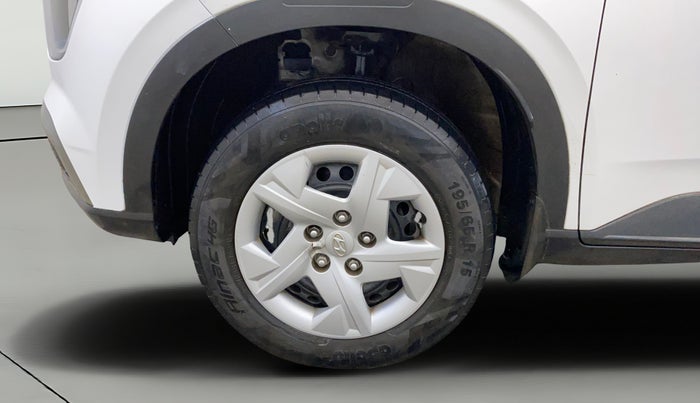 2021 Hyundai VENUE S 1.2, Petrol, Manual, 61,005 km, Left Front Wheel