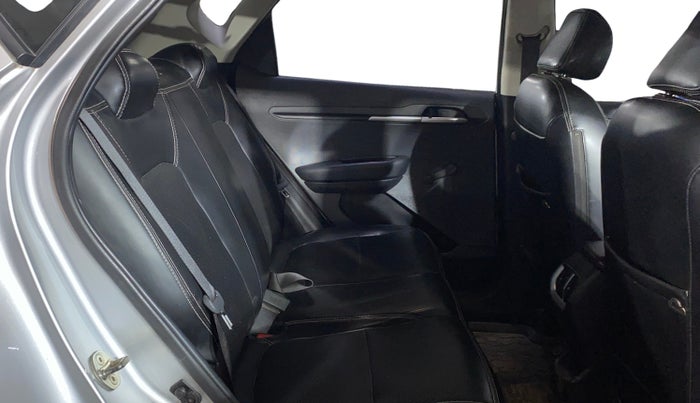 2022 KIA SONET HTE 1.5, Diesel, Manual, 35,394 km, Right Side Rear Door Cabin