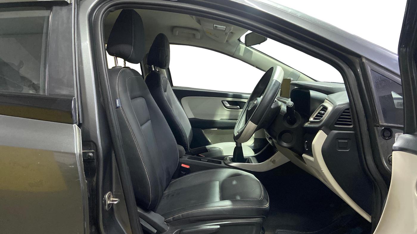 2022 Tata ALTROZ XZ PETROL, Petrol, Manual, 75,069 km, Right Side Front Door Cabin