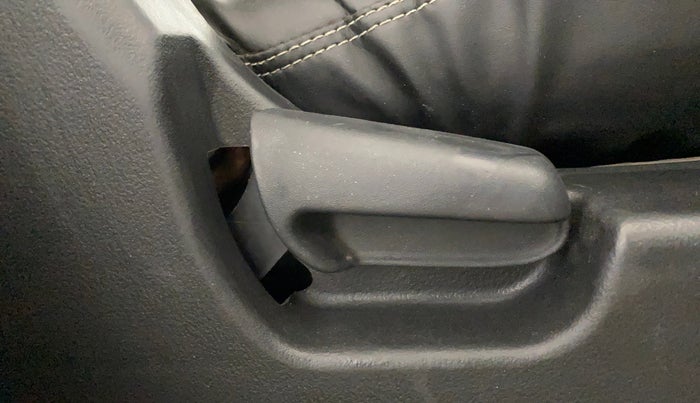 2015 Maruti Wagon R 1.0 LXI CNG, CNG, Manual, 78,270 km, Driver Side Adjustment Panel