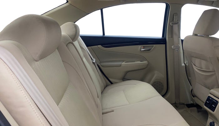 2015 Maruti Ciaz VDI +, Diesel, Manual, 75,134 km, Right Side Rear Door Cabin