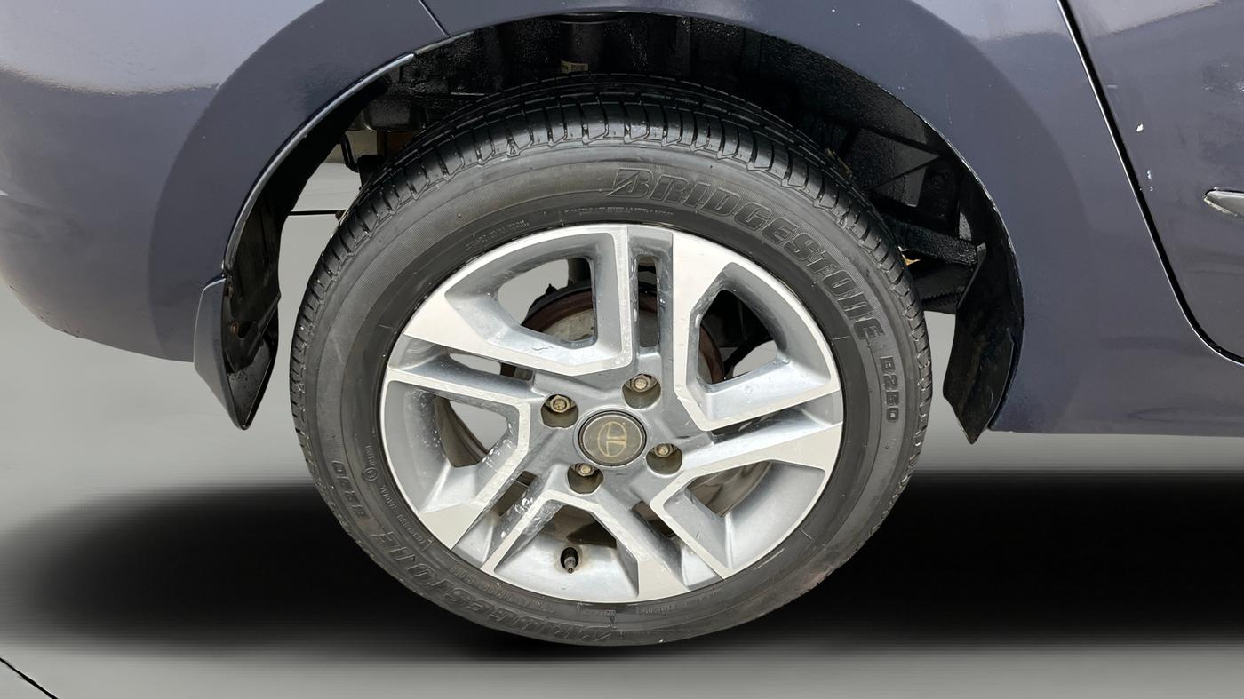 2022 Tata TIGOR XZA PLUS PETROL, Petrol, Automatic, 18,963 km, Right Rear Wheel