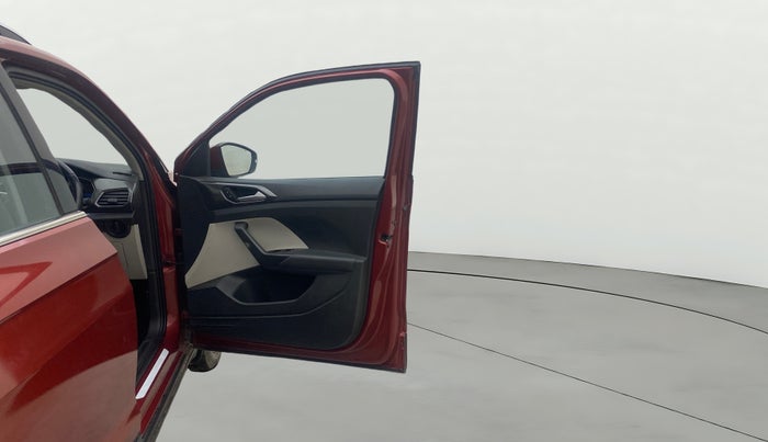 2022 Volkswagen TAIGUN TOPLINE 1.0 TSI AT, Petrol, Automatic, 44,181 km, RHS Front Door