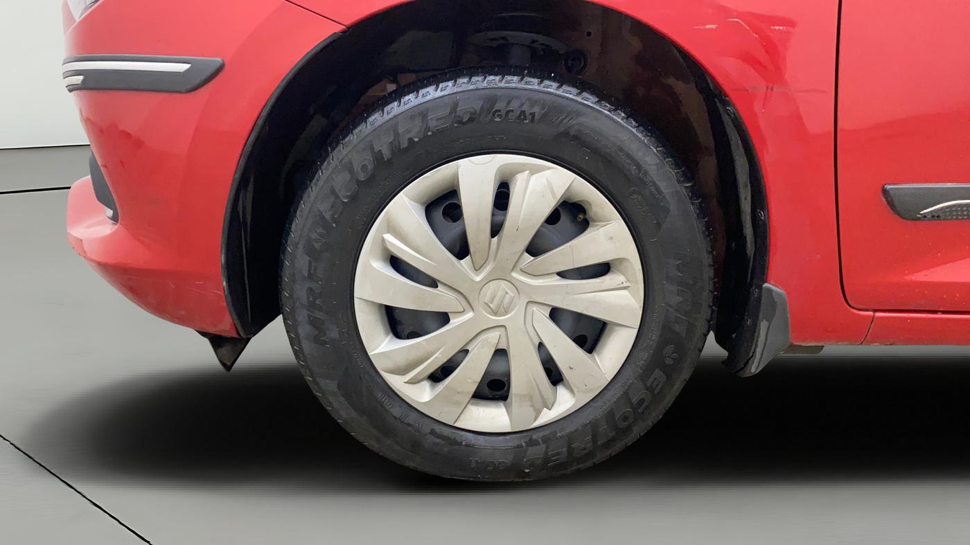 2024 Maruti Swift VXi AMT, Petrol, Automatic, 26,971 km, Left Front Wheel