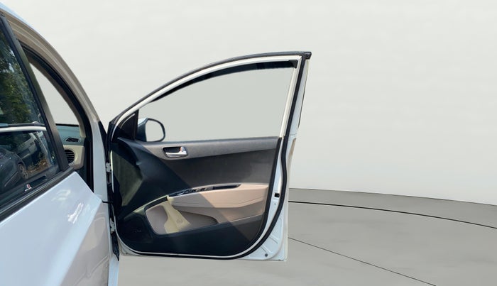 2016 Hyundai Xcent S 1.2, Petrol, Manual, 88,125 km, RHS Front Door