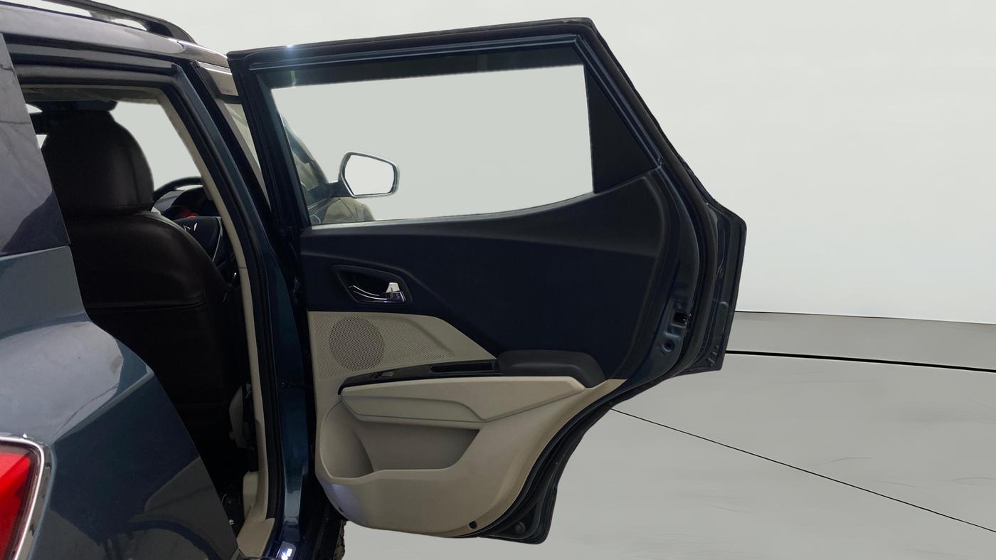 2022 Mahindra XUV300 W8(O) TURBO GDI, Petrol, Manual, 62,530 km, RHS Rear Door