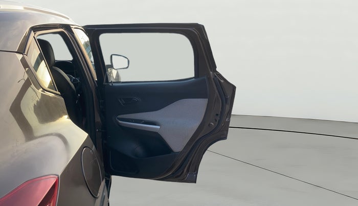 2024 Nissan MAGNITE  XE AMT EZ Shift, Petrol, Automatic, 15,036 km, RHS Rear Door