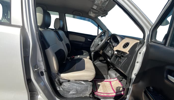 2017 Maruti Wagon R 1.0 VXI (O) AMT, Petrol, Automatic, 20,635 km, Right Side Front Door Cabin