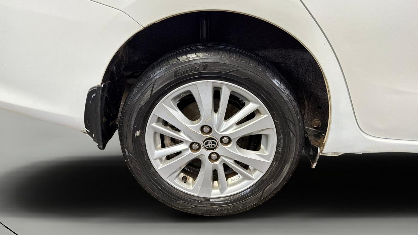 2018 Toyota YARIS V CVT, Petrol, Automatic, 98,237 km, Right Rear Wheel