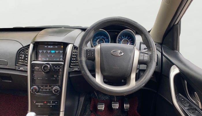 2019 Mahindra XUV500 W11, Diesel, Manual, 91,379 km, Steering Wheel Close Up