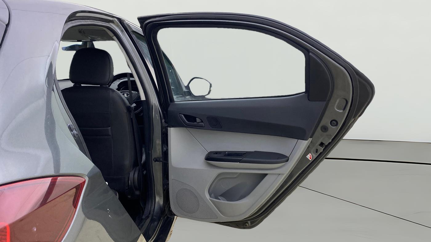 2022 Tata Tiago XT CNG, CNG, Manual, 86,963 km, RHS Rear Door
