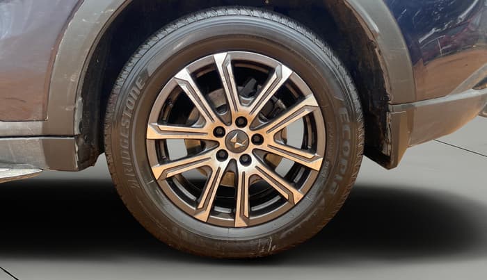 2023 Mahindra XUV700 AX 7 LUXURY P AT 7 STR, Petrol, Automatic, 24,212 km, Left Rear Wheel