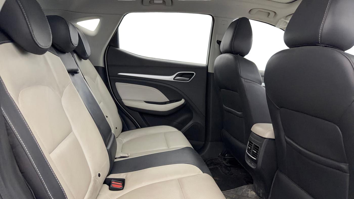 2023 MG ASTOR SHARP 1.5 CVT, Petrol, Automatic, 27,676 km, Right Side Rear Door Cabin