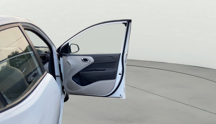 2020 Hyundai AURA SX 1.2, CNG, Manual, 55,457 km, RHS Front Door