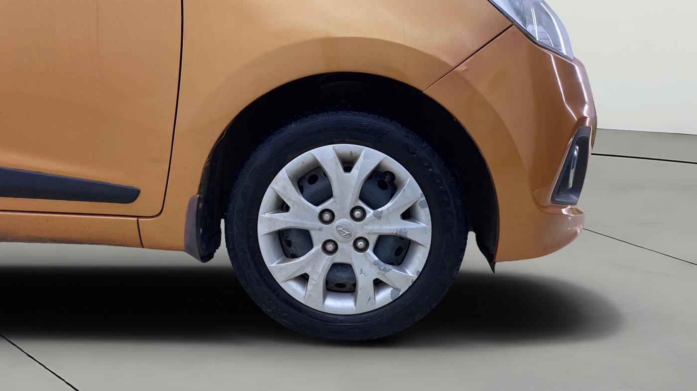 2016 Hyundai Grand i10 SPORTZ 1.2 KAPPA VTVT, Petrol, Manual, 58,057 km, Right Front Wheel