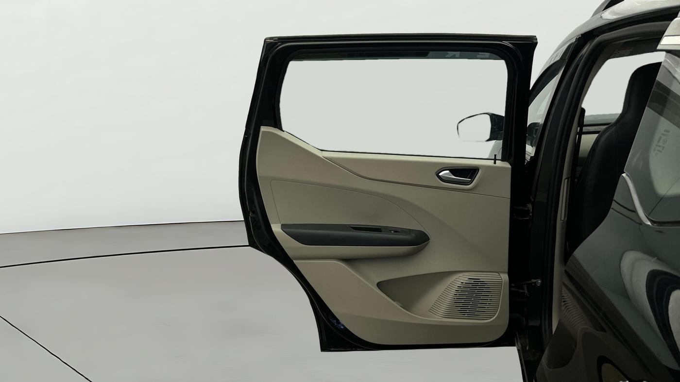 2025 Renault TRIBER Emotion EASY-R AMT, Petrol, Automatic, 7,119 km, LHS Rear Door