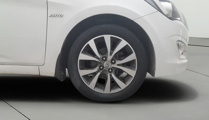 2016 Hyundai Verna FLUIDIC 1.6 VTVT S O AT, Petrol, Automatic, 61,032 km, Right Front Wheel