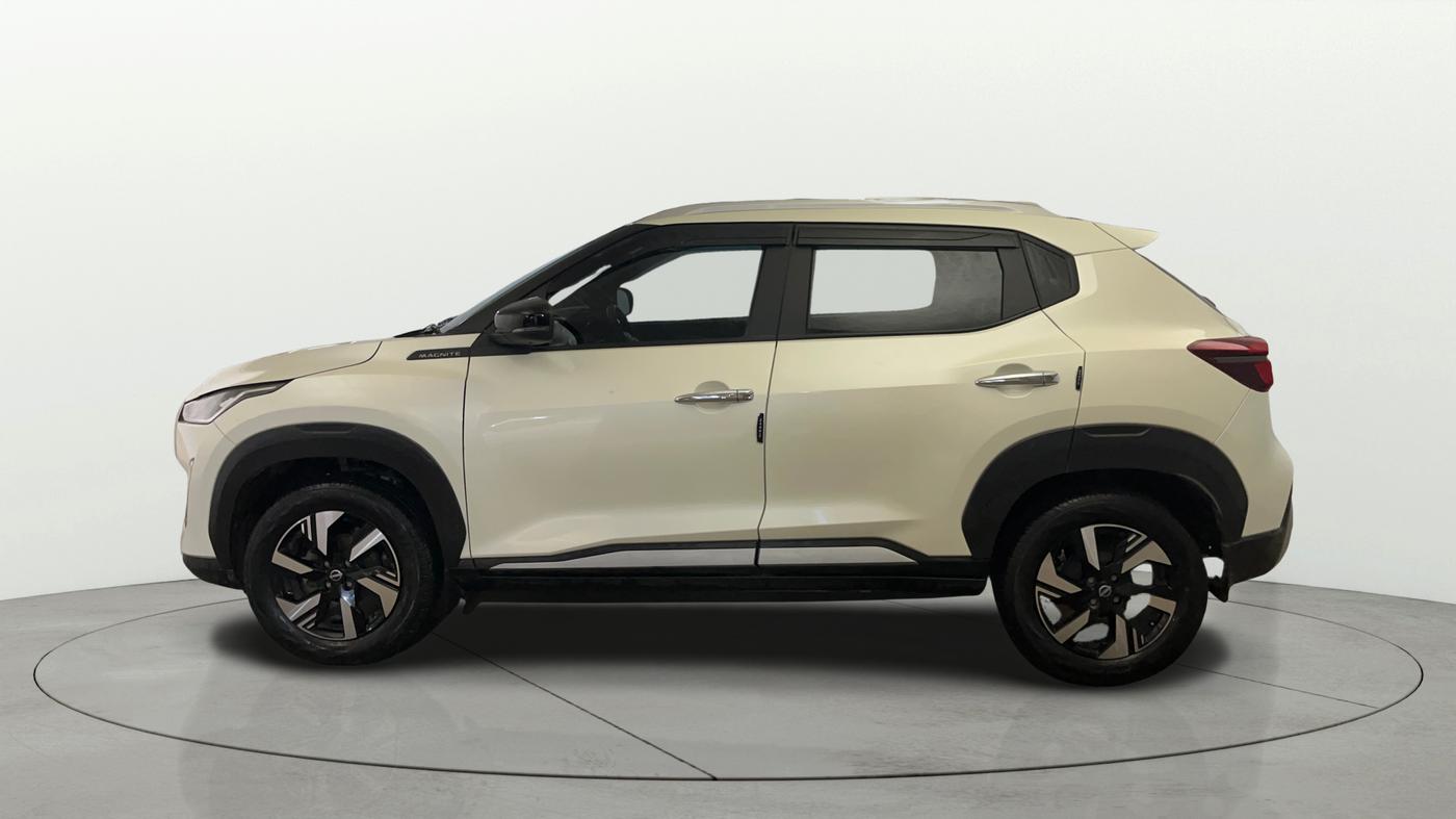 2025 Nissan MAGNITE N-Connecta B4D 1.0 Petrol AMT, Petrol, Automatic, 9,435 km, Left Side