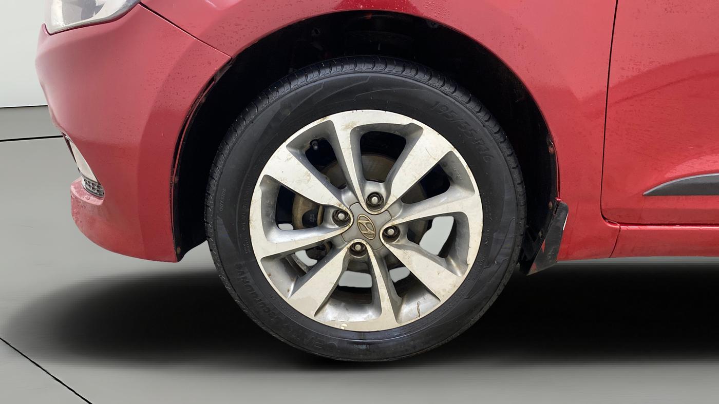 2015 Hyundai Elite i20 ASTA 1.4 CRDI, Diesel, Manual, 1,44,914 km, Left Front Wheel