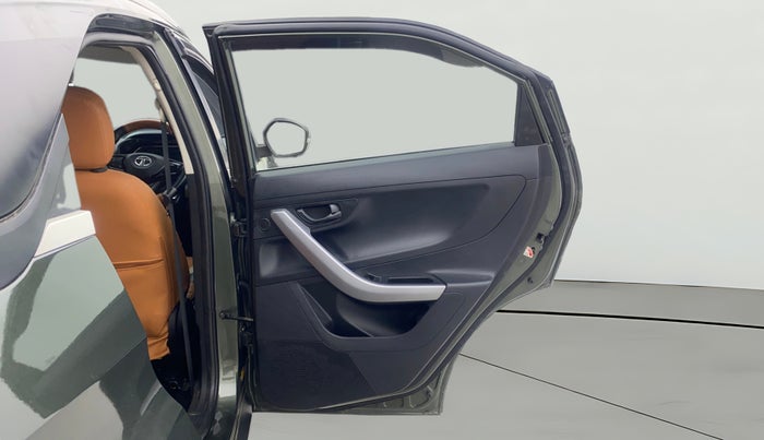 2022 Tata NEXON XM PLUS SUNROOF PETROL, Petrol, Manual, 38,973 km, RHS Rear Door