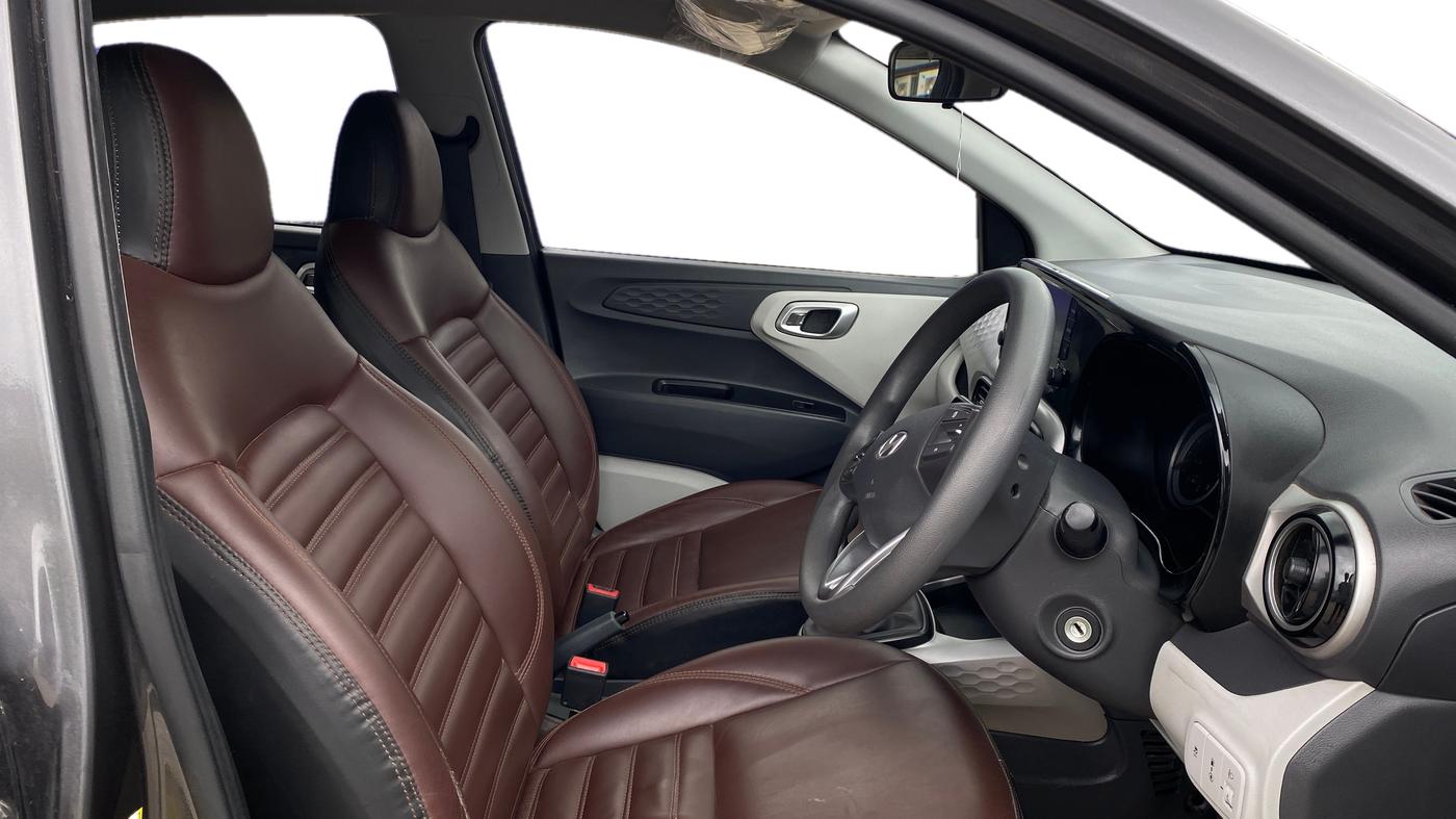 2025 Hyundai Grand i10 Sportz 1.2 Hy-CNG Duo, CNG, Manual, 26,420 km, Right Side Front Door Cabin