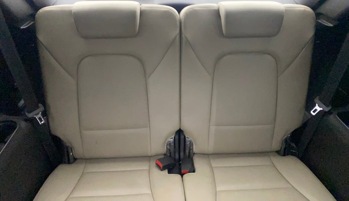 2014 Hyundai Santa Fe 4 WD AT, Diesel, Automatic, 88,620 km, Third Seat Row ( optional )