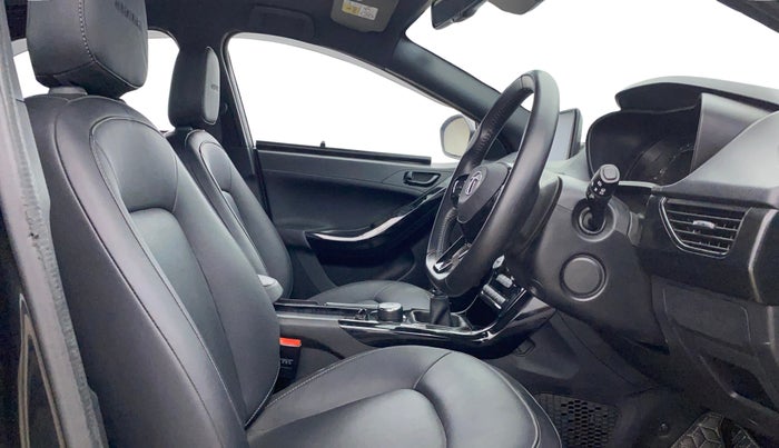 2023 Tata NEXON XZ PLUS LUX SUNROOF DARK PETROL, Petrol, Manual, 19,280 km, Right Side Front Door Cabin