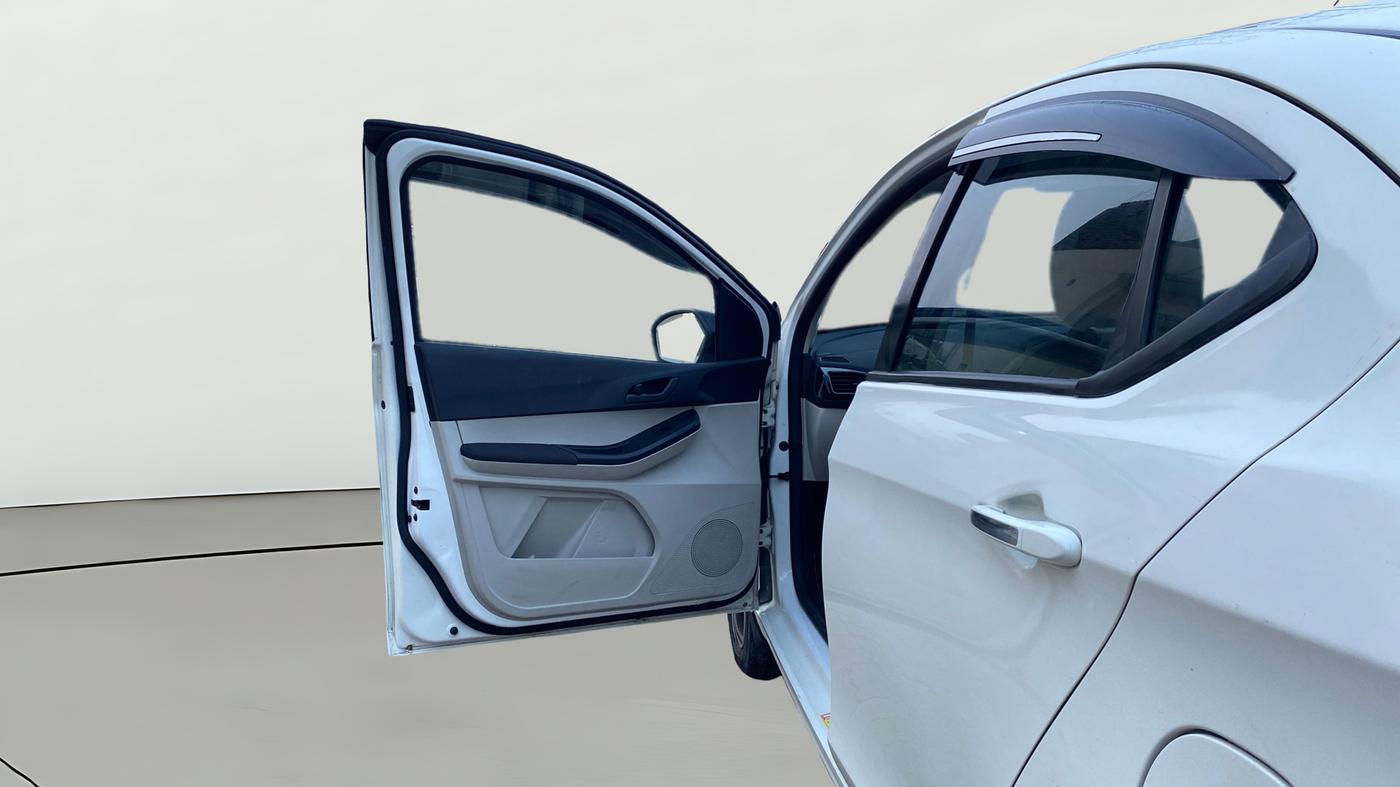 2024 Tata TIGOR XZ CNG, CNG, Manual, 17,640 km, LHS Front Door