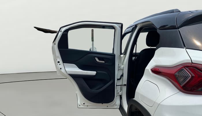 2023 Tata PUNCH Creative Dual Tone AMT Sunroof , Petrol, Automatic, 11,436 km, LHS Rear Door